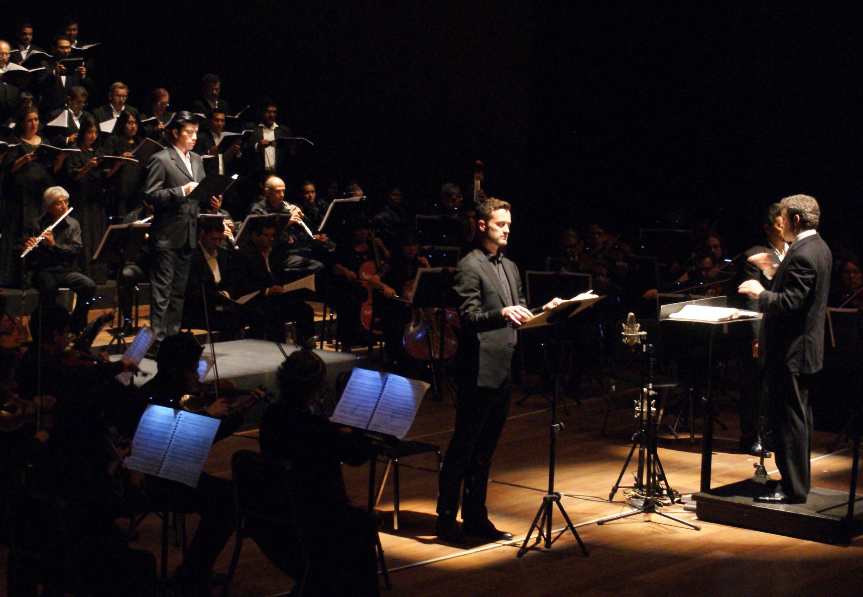 De izquierda a derecha: Luis Asmat, Aaron Sheehan, Julian Kuerti (Fotografía: Gran Teatro Nacional)